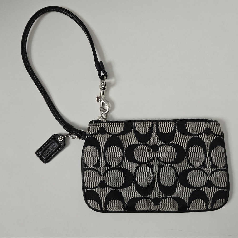 Coach Wristlet - Picture 2 of 7